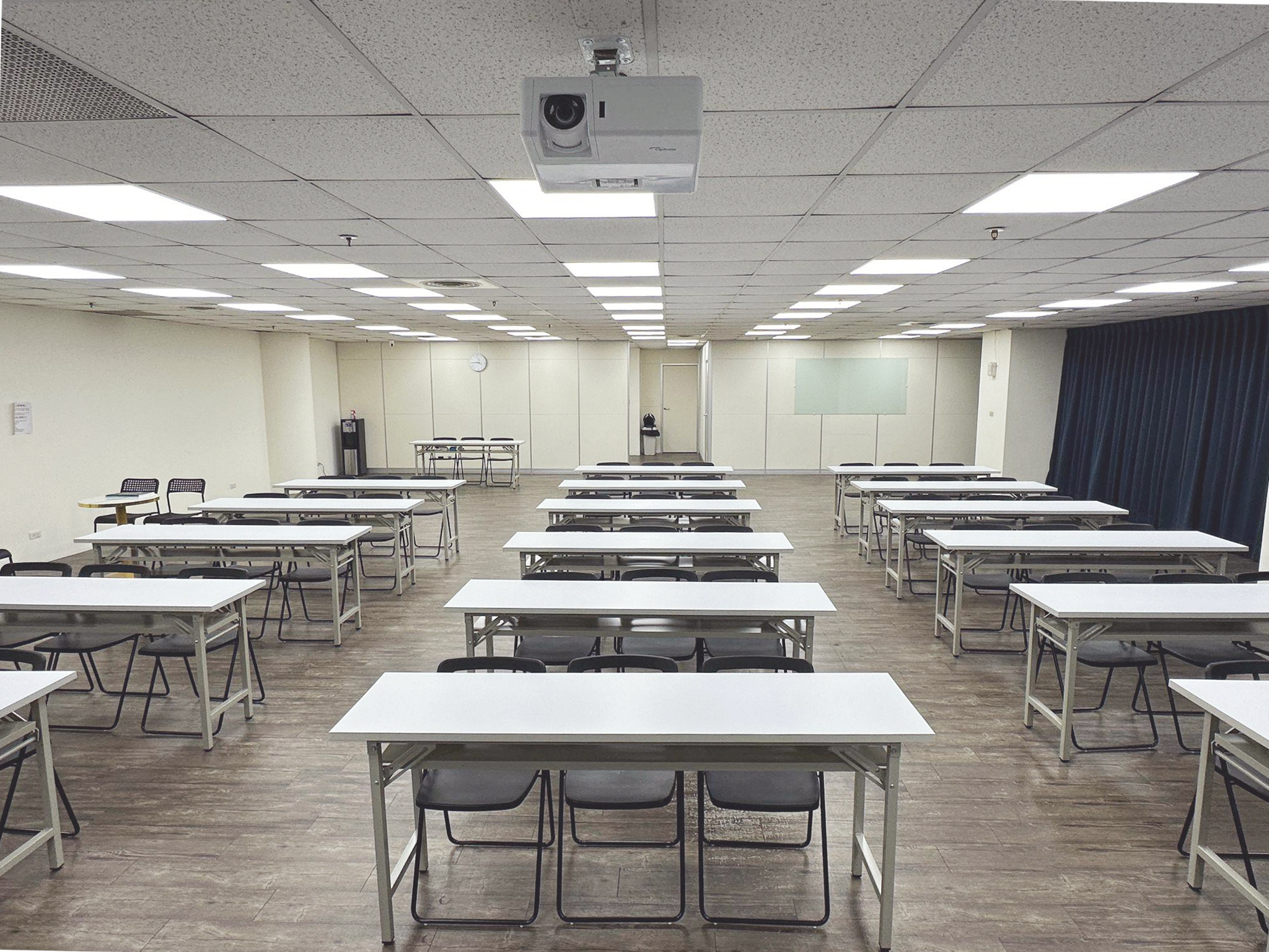 台中小型場地租借提供靈活多元的使用方式，無論是講座、會議或拍攝都非常合適。選擇智核文創台中小型場地租借，不僅設備齊全、租期彈性，還能依照需求自由安排，輕鬆打造理想空間。